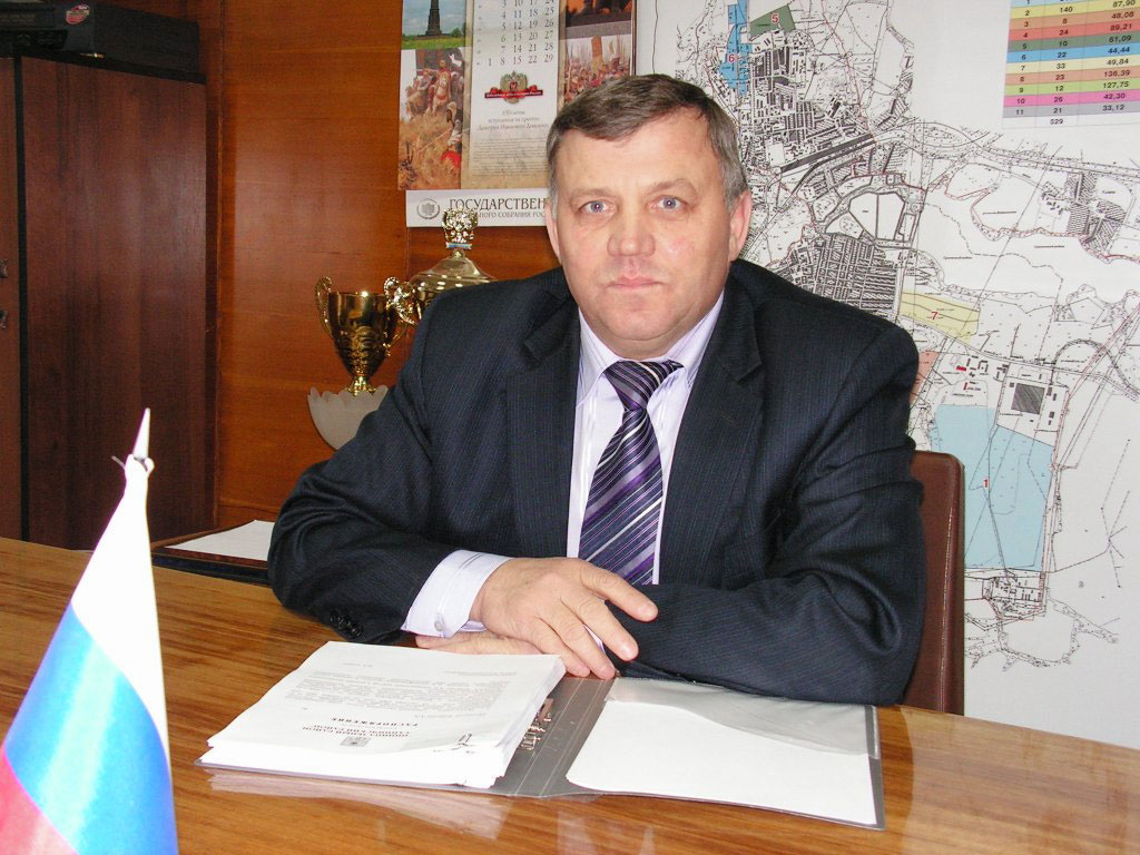 Глава муниципального района «Сухиничский район» Егоров Николай Алексеевич.