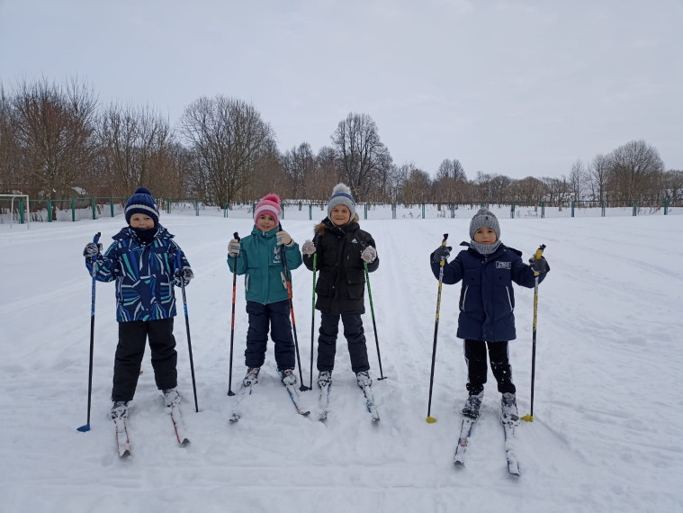 ГТО: Продолжает эстафету и приняли участие в акции «Снег, лыжи, ГТО» МКОУ «Алнерская ОШ».